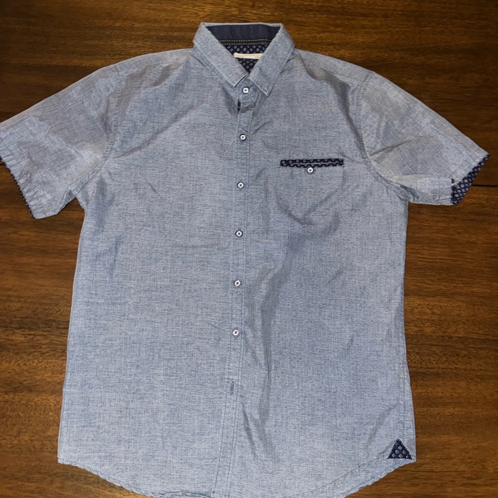 Light Blue Short-Sleeve Button-Down Shirt with Pattern Trim